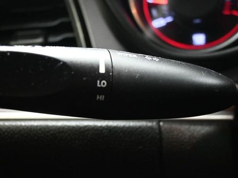 Used 2020 Dodge Challenger SXT RWD image 22