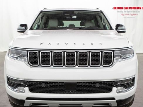 Used 2024 Jeep Wagoneer L Series II image 2