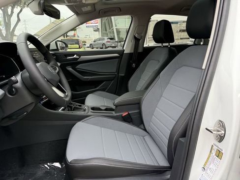 New 2026 Volkswagen Jetta SE FWD image 22