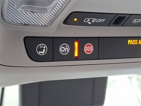 Used 2020 Chevrolet Equinox LS image 23