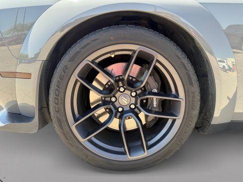 Used 2019 Dodge Challenger R/T Scat Pack RWD image 9
