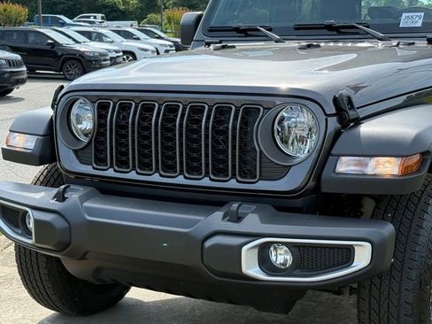 New 2026 Jeep Gladiator Sport AWD/4WD image 11