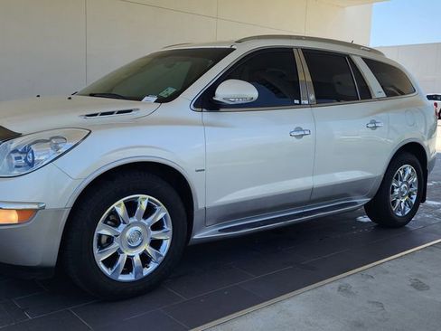 Used 2011 Buick Enclave CXL FWD image 1