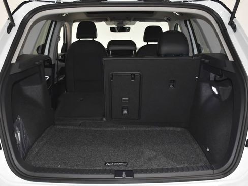 New 2024 Volkswagen Taos SE image 28