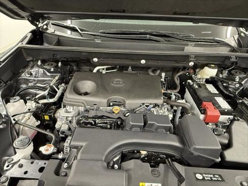 Certified 2025 Toyota RAV4 LE image 34