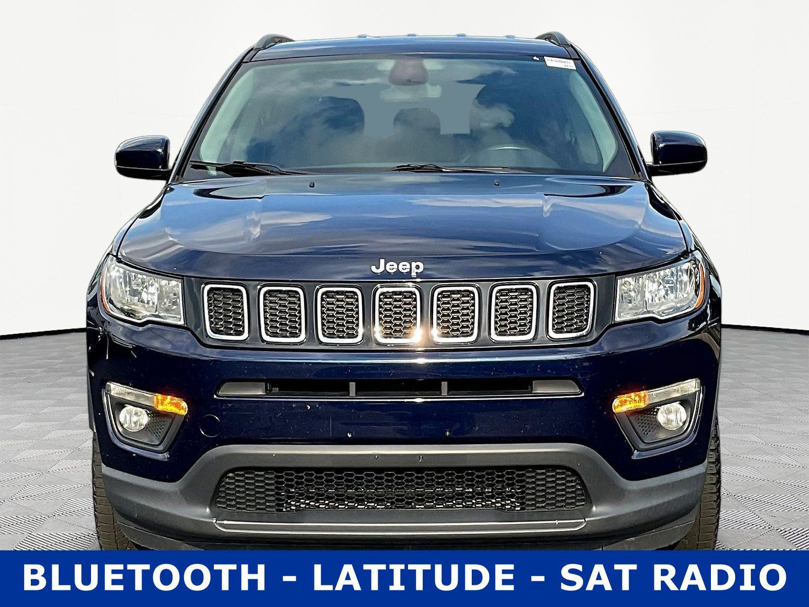 Used 2019 Jeep Compass Latitude w/ Cold Weather Group AWD/4WD image 2