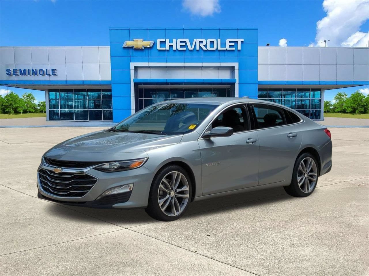 Used 2025 Chevrolet Malibu LT FWD image 2