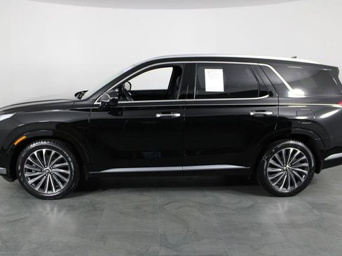Used 2023 Hyundai Palisade Calligraphy w/ Cargo Package image 11