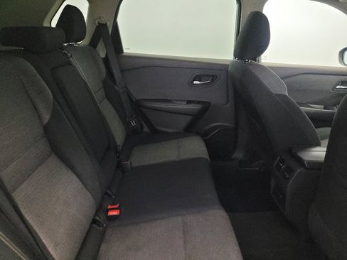 Used 2021 Nissan Rogue SV AWD/4WD image 19