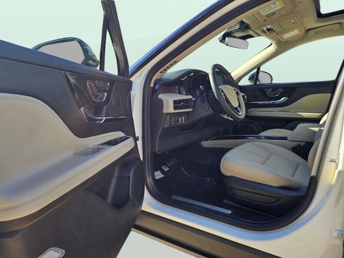 New 2026 Lincoln Corsair Reserve image 9