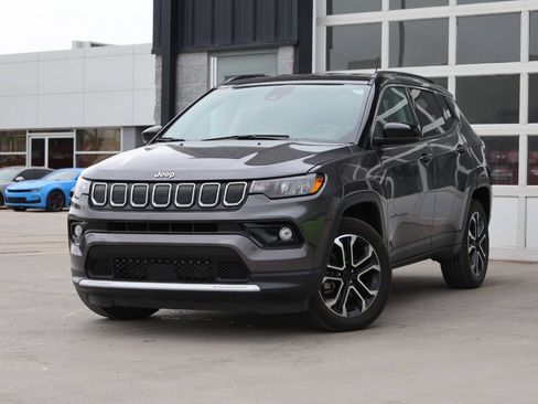 Used 2022 Jeep Compass Limited AWD/4WD image 3