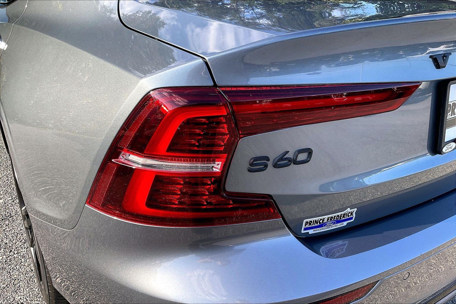 Used 2019 Volvo S60 T6 R-Design AWD/4WD image 29