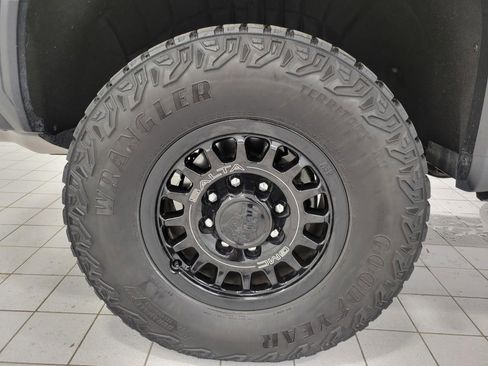 Used 2024 GMC Sierra 2500 AT4X w/ AT4X AEV Edition AWD/4WD image 4