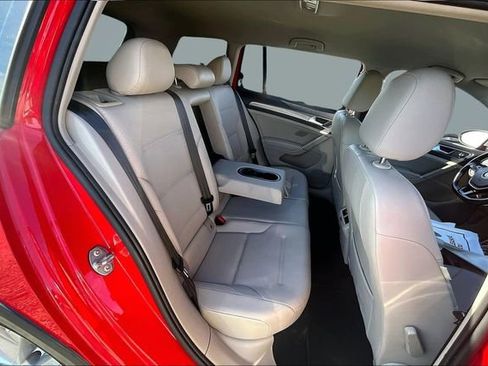 Used 2017 Volkswagen Golf Alltrack S image 26