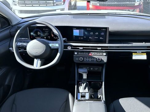 New 2026 Hyundai Tucson SE image 12