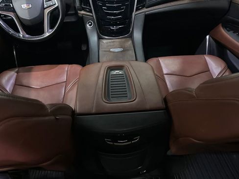 Used 2018 Cadillac Escalade ESV Premium Luxury RWD image 62