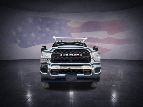 Used 2024 RAM 3500 SLT AWD/4WD image 10
