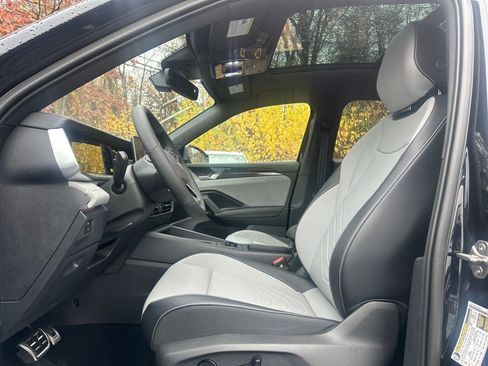 New 2026 Volkswagen Tiguan SE R-Line image 3