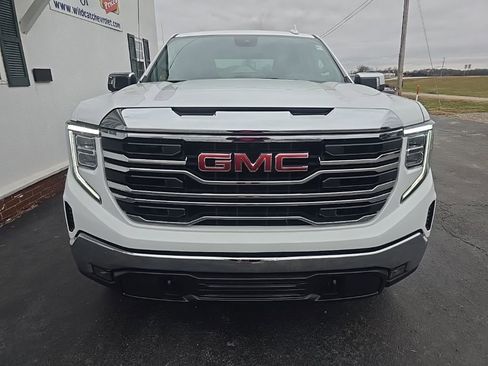 Used 2025 GMC Sierra 1500 SLT image 11