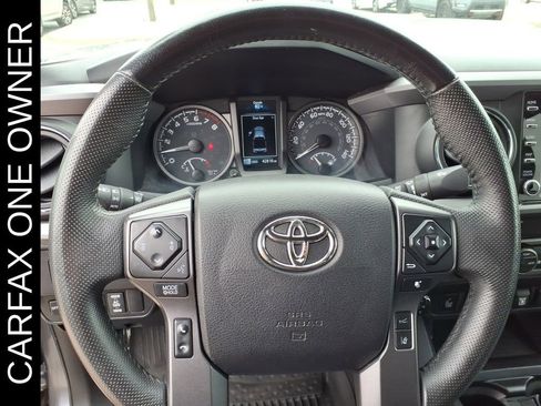 Used 2022 Toyota Tacoma TRD Sport w/ Technology Package AWD/4WD image 17