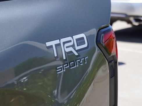 Used 2025 Toyota Tacoma TRD Sport AWD/4WD image 9