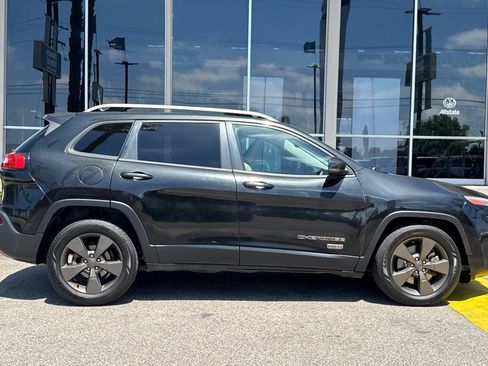 Used 2016 Jeep Cherokee 75th Anniversary FWD image 4