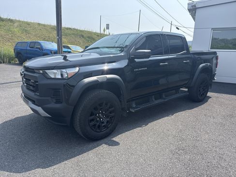 Used 2024 Chevrolet Colorado Trail Boss w/ Advanced Trailering Package AWD/4WD image 6