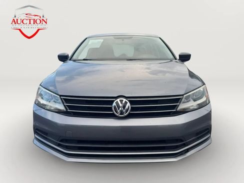 Used 2015 Volkswagen Jetta SE FWD image 2