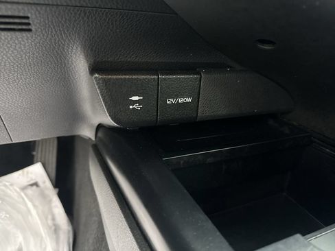 Used 2019 Toyota Camry SE w/ Audio Package FWD image 30