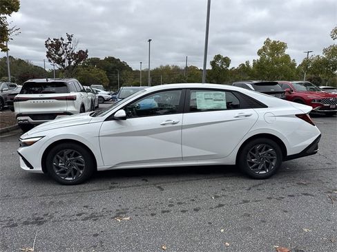 New 2026 Hyundai Elantra Blue image 4