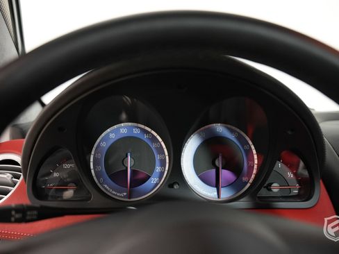 Used 2005 Mercedes-Benz SLR image 24