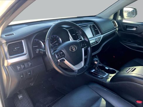 Used 2019 Toyota Highlander Limited AWD/4WD image 18