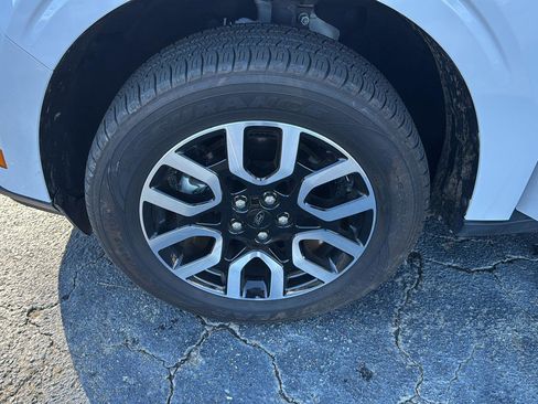 Used 2023 Ford Maverick Lariat w/ Equipment Group 500A Standard image 25