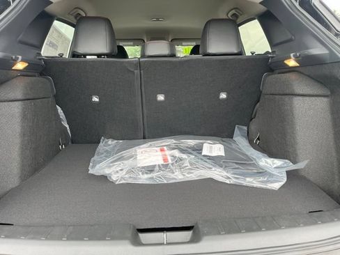 New 2026 Nissan Kicks SR AWD/4WD image 11