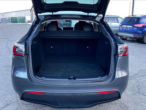 Used 2023 Tesla Model Y Performance image 29
