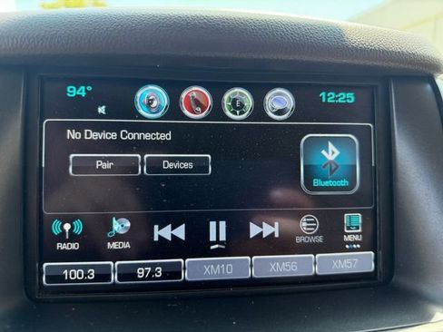 Used 2017 Chevrolet Suburban LT w/ LT Signature Package RWD image 8