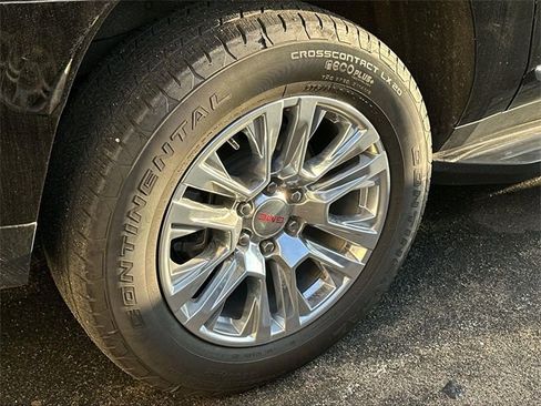 Used 2025 GMC Yukon XL Denali image 5