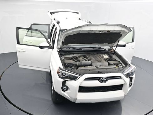 Used 2023 Toyota 4Runner SR5 AWD/4WD image 25