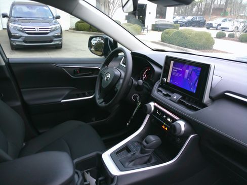 Used 2025 Toyota RAV4 LE image 34