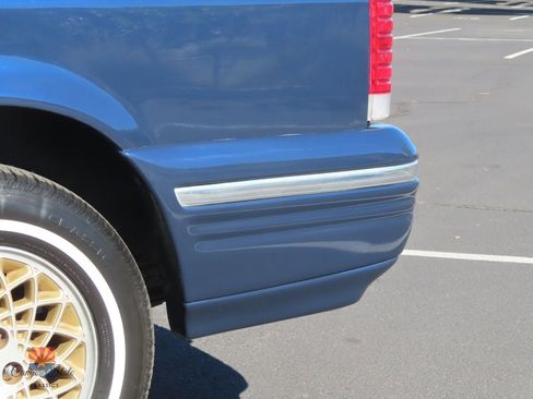 Used 1995 Chrysler Town & Country image 30