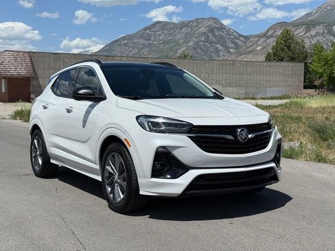 Used 2021 Buick Encore GX Essence w/ Advanced Technology Package FWD image 1