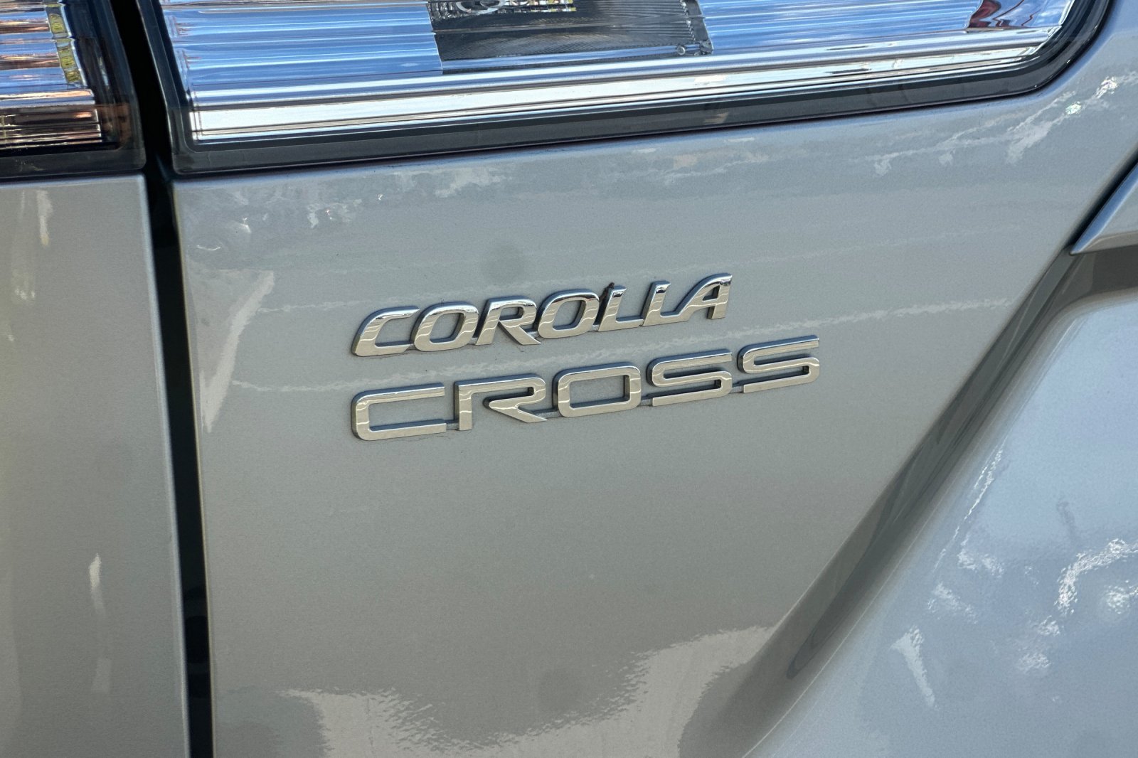 Used 2025 Toyota Corolla Cross LE AWD/4WD image 26