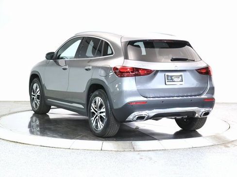 Certified 2025 Mercedes-Benz GLA 250 4MATIC image 2