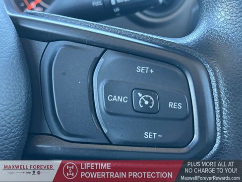 Used 2022 Jeep Gladiator Sport image 10