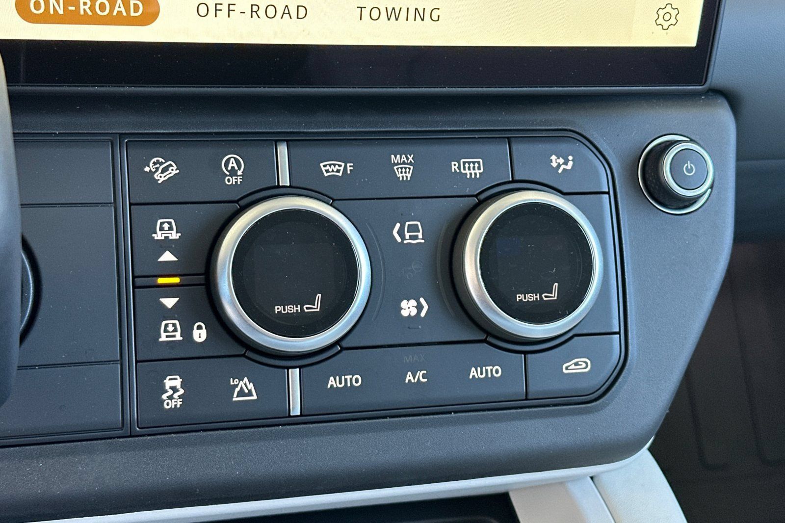 New 2026 Land Rover Defender 110 X-Dynamic SE AWD/4WD image 21