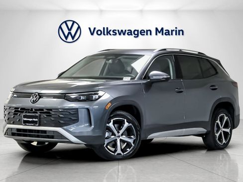 New 2026 Volkswagen Tiguan SE image 1