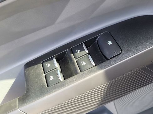 New 2025 Ford Maverick XL image 38