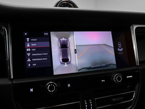 Certified 2026 Porsche Macan AWD/4WD image 42