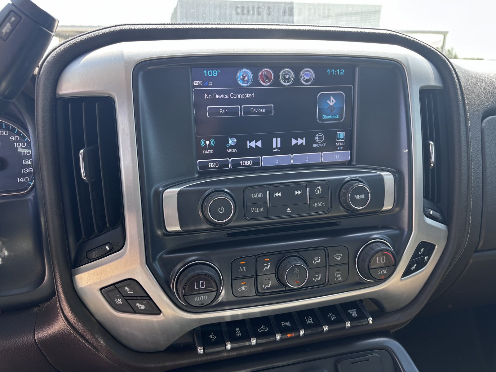 Used 2018 GMC Sierra 2500 SLT w/ Duramax Plus Package AWD/4WD image 14