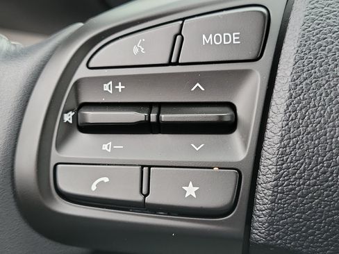 Certified 2026 Hyundai Venue SEL FWD image 8